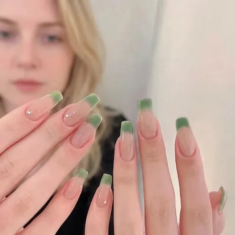 Franse Press On Nails Coffin Vorm Nude Roze En Matcha Groen Gradiënt Lange Ballerina Plastic Kunstnagels