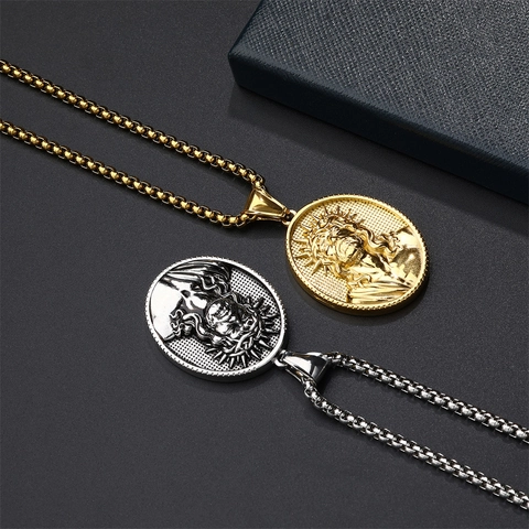 Collana con Pendente a Rilievo di Gesù Cristo in Acciaio Inossidabile Vintage per Uomo Medaglia Ovale Religiosa Hip Hop Gioielli