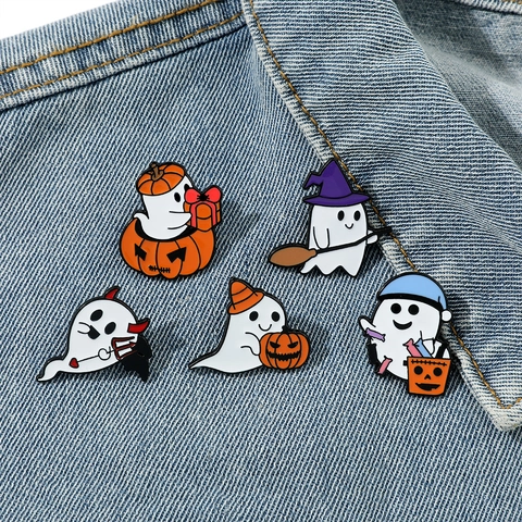Spilla In Smalto Fantasma Zucca Halloween Cartone Animato Pin Lega Metallo Diavolo Cappello Strega Gioielli Decorazione