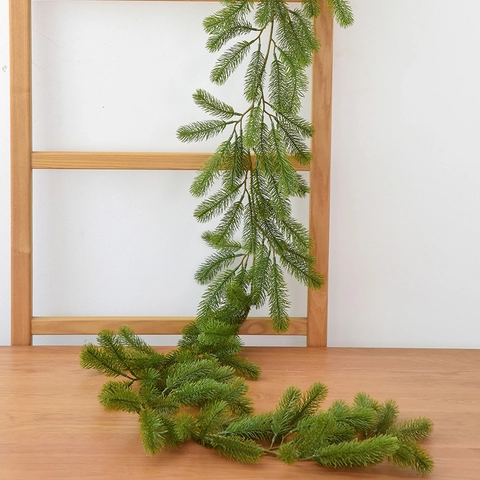 Artificial Christmas Garland Realistic PE Pine Needle Rattan Green Snow Flocked For Door Mantel Staircase Holiday Decoration