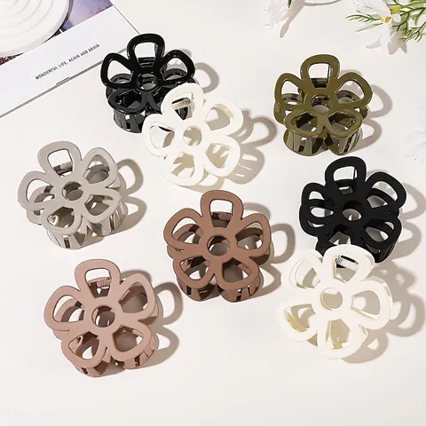 Flower Hair Claw Clips Plastic Hollow Five Petal Floral Hairpins Elegant Korean Style Non Slip Hair Grabs For Women