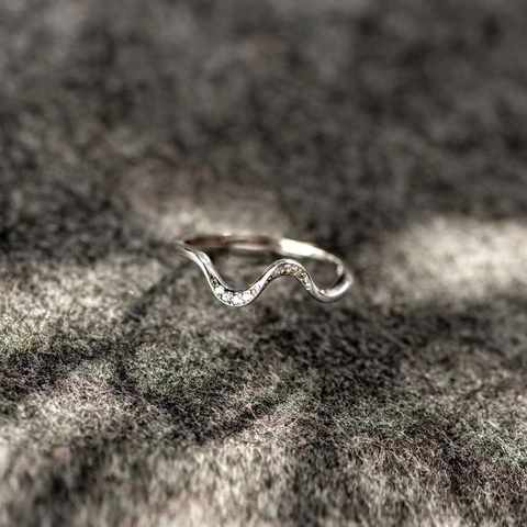 925 Sterling Silver Minimalist Wave Ring For Women Fashion Water Ripple Rhinestone Inlaid Adjustable Finger Ring Jewelry