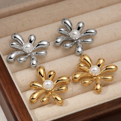 Orecchini A Lobo Fiore Irregolare Con Perla Artificial Acciaio Inossidabile Impermeabile Ipoallergenico Elegante Gioielli
