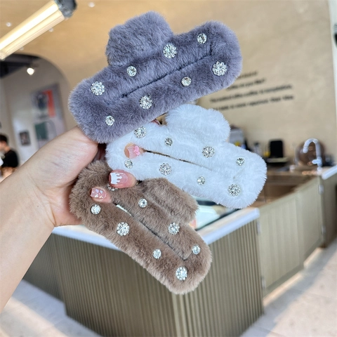 Korean Autumn Winter Plush Square Hair Claw Soft Fluffy Shark Clip With Elegant Rhinestone Decoration Casual Elegant Hair Accessories For Women