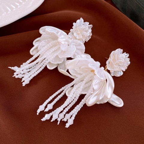 Elegant Flower Petal Tassel Drop Earrings With Acrylic Rice Beads Crystal And Silver Earring Post For Women Vacation Style
