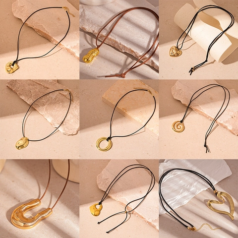 Collier Pendentif Cœur Géométrique Irrégulier Alliage Métal Texture Liquide Longue Chaîne De Chandail Pour Femmes Style Minimaliste