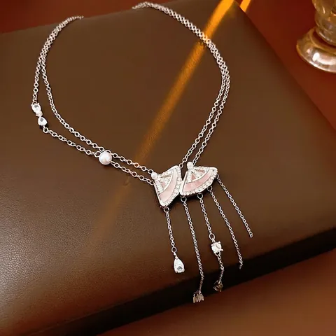 Elegant Fan Shaped Pendant Necklace With Zircon Pink Enamel And Artificial Pearl Tassels Retro Palace Style Clavicle Chain