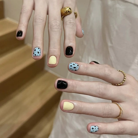 Press On Nails Short Square Glossy Finish Cow Print Pattern Minimalist Ins Style Elegant Manicure Fake Nails For Women