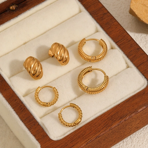 Edelstahl Creolen 18K Vergoldet Vintage Croissant Textur Pendler Mode Schmuck Für Frauen