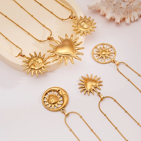 Collana Con Pendente Sole Luna Cuore Acciaio Inossidabile Placcato Oro 18K Gioielli Vintage Boemia Per Donna