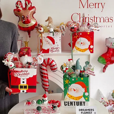 Christmas Gift Bags Santa Claus Snowman Reindeer Pattern Cardboard Boxes Aluminum Foil Balloons Holiday Party Favor Packaging