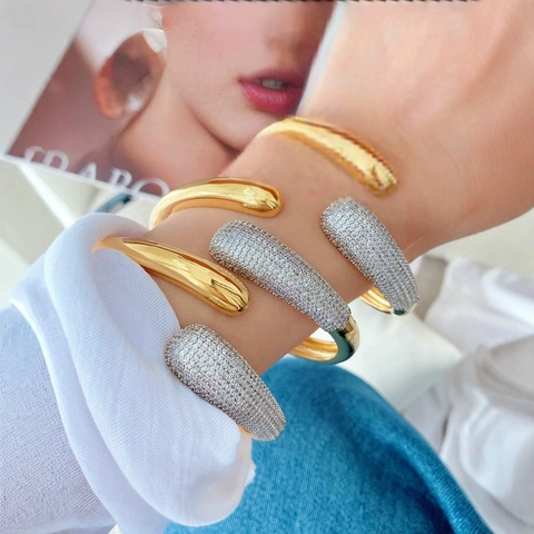 Modische Kupfer Galvanisierte Zirkonia Offene Armreif Armband Ring Für Damen Exquisite Wassertropfen Verstellbare Schmuck Fingerring Hochwertiges Geschenk