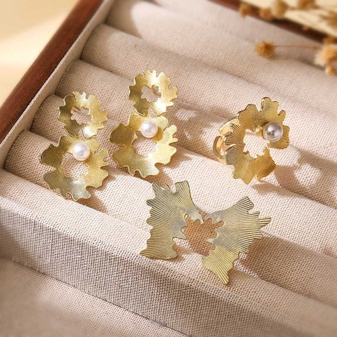 French Retro Copper Gold Plated Artificial Pearl Jasmine Flower Ring Earrings Set Striped Wing Stud Earrings Jewelry Women