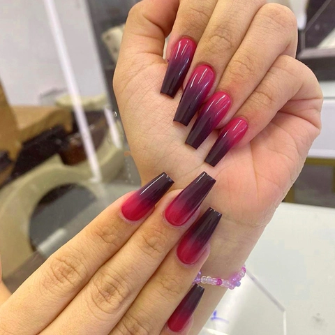 Uñas Postizas Largas Forma Ataúd Brillantes Degradado Morado Negro Acrílico Uñas Artificiales Para Mujeres