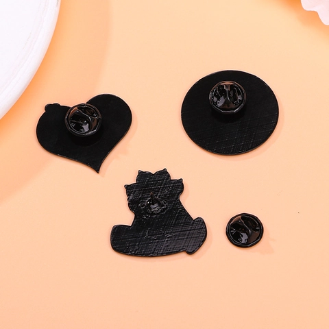 Cute Cartoon Cat Paw Enamel Pin Zinc Alloy Heart Rescue Adopt Foster Brooch Badge For Backpack Clothes Hat Student Gift