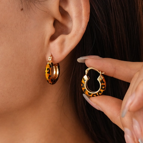Boucles d'oreilles Créoles Émail Léopard Plaquées Or 14K Cuivre Style Rétro Pour Femmes Avec Tige En Acier Inoxydable
