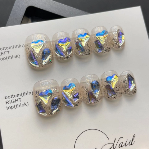 Faux Ongles Faits à la Main Aurora Cœur Strass Iridescent Clair Nude Paillettes Argentées Faux Ongles de Luxe Femme