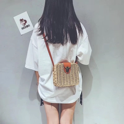 Women Woven Straw Square Bag Leather Flap Adjustable Crossbody Shoulder Bag Summer Vacation Retro Casual