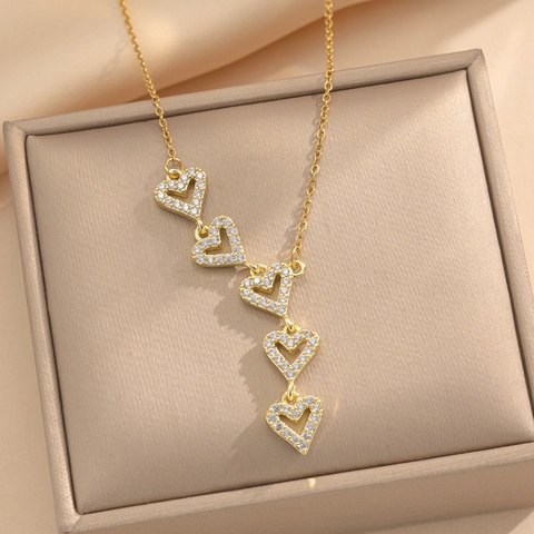 Elegante Herz Anhänger Halskette Edelstahl Mit Funkelndem Zirkon Fünf Hohle Herzen Zierliche Schlüsselbeinkette Für Damen