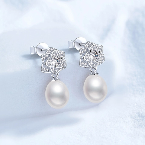 Orecchini A Goccia Fiore Di Camelia Con Perla de Agua Dulce Naturale D'acqua Dolce E Moissanite Perno In Argento Sterling 925 Elegante Per Donna