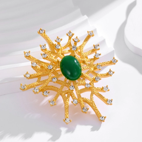 Vintage Gold Plated Alloy Brooch With Emerald Green Center Stone And Clear Rhinestones Hollow Sunburst Design For Women