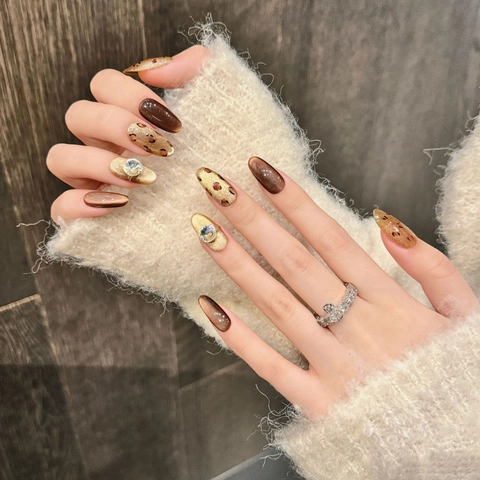 Handgefertigte Braune Katzenauge Leopard Aufklebbare Nägel Mit Großem Strass Gold Glitzer Lange Ovale Falsche Nägel Für Damen