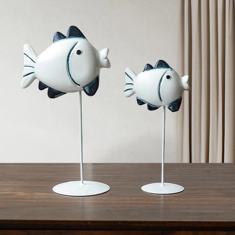 Ornements de Bureau Poissons qui s'embrassent en Bois Style Méditerranéen Statue d'Animal Marin Moderne pour Meuble TV Maison