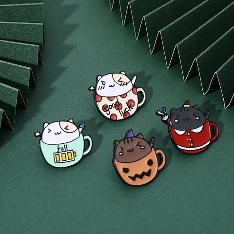 Mignonne Broche en Émail Chat Dans Une Tasse de Café pour Femmes Hommes Alliage Émaillé Badge Animal pour Vêtements Sac à Dos Chapeau Bijoux Accessoire