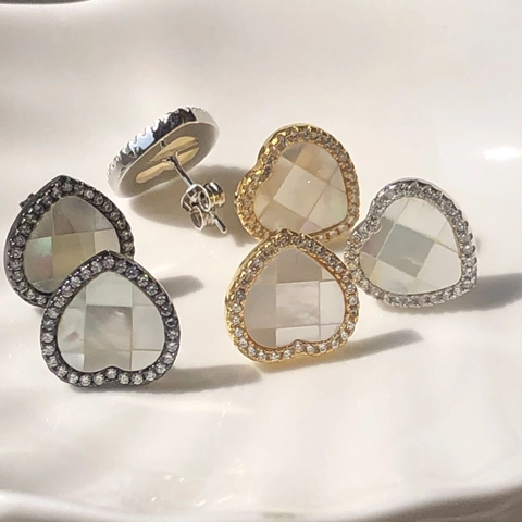 Orecchini a Bottone a Forma di Cuore con Taglio a Conchiglia per Donna Rame con Strass Pavé in Madreperla Gioielli Regalo Carini