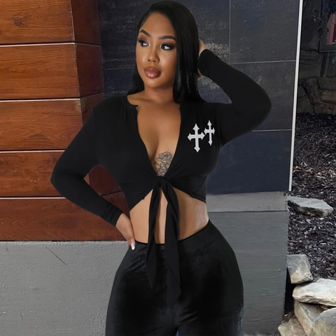 Damen Langarm Crop Top Schnürung Vorne V-Ausschnitt Kreuzdruck Gothic Streetwear Slim Fit T-Shirt Lässig