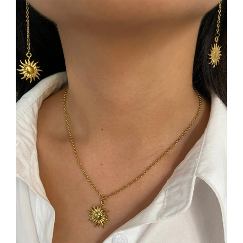 Set di Collana e Orecchini con Pendente a Sole in Acciaio Inossidabile Placcato Oro 18K per Donna Set di Gioielli Retrò