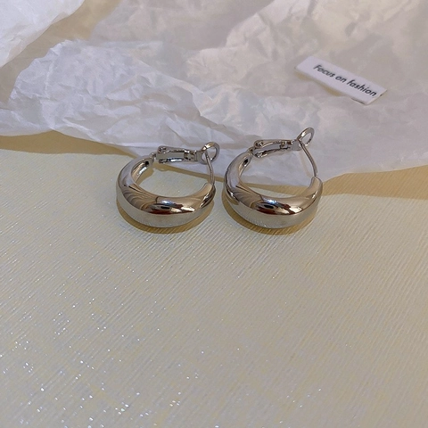 Boucles d'Oreilles Clous Géométriques en Métal pour Femmes Style Froid Minimaliste Tige en Argent Bijoux Mode Luxe Tempérament