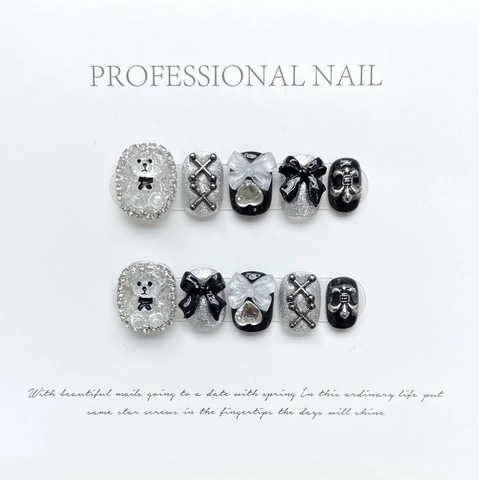 Handgefertigte Kunstnägel Schwarz Silber Strass Bär Schleife Herz Y2K Gothic Cool Sweet Künstliche Nägel Damen