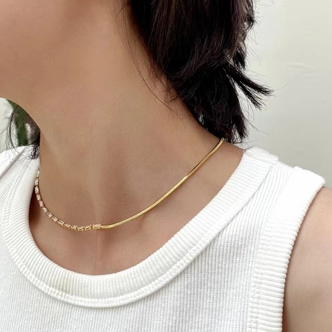Minimalist Gold Plated Asymmetrical Snake Chain Necklace For Women Geometric Rectangle Rhinestone Inlaid Clavicle Chain Jewelry