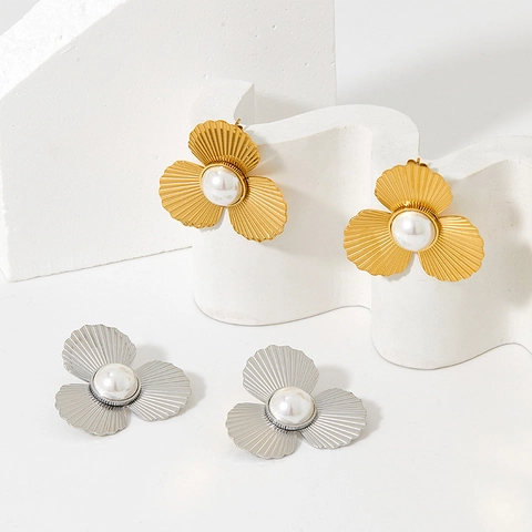 Orecchini a Bottone con Perle a Petalo Vintage Francese in Acciaio Inossidabile a Forma di Fiore con Perla Artificiale
