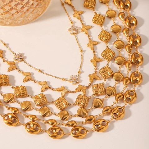 Gold Plated Stainless Steel Pendant Necklace With Butterfly Shell Rhinestone Flower Charms For Women Elegant Jewelry