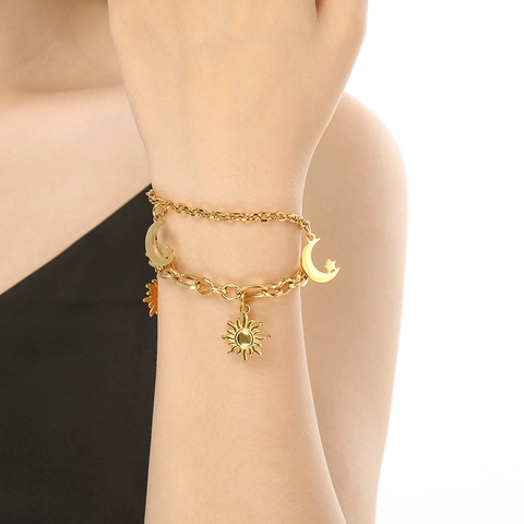 Stainless Steel Gold Plated Heart Sun Moon Pendant Bracelet Layered Link Chain Stylish Commuter Jewelry Accessory For Women