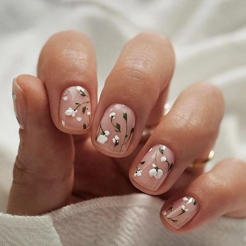 Frische Blumenmuster Künstliche Fingernägel Kurz Eckig Nude Rosa Glänzend ABS Acryl Nagelspitzen Für Damen Täglich Dekor