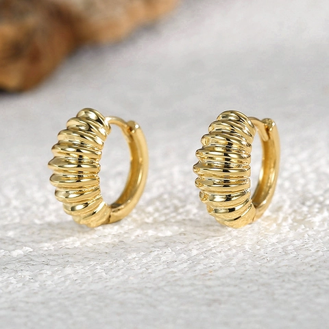 Pendientes de Aro de Croissant Geométricos Vintage para Mujer Bañados en Oro de 18K Pendientes de Cobre con Textura Metálica Accesorios de Joyería de Moda