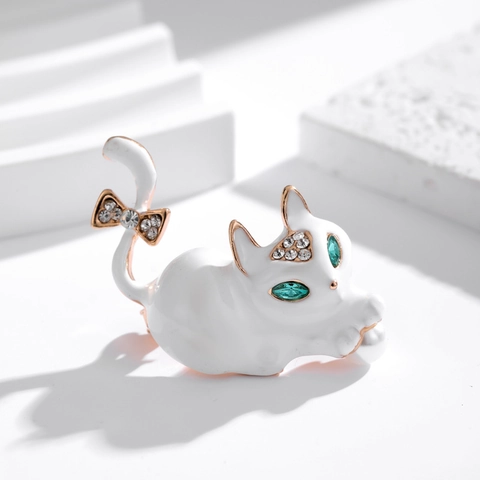 Broche de Gato de Esmalte Vintage para Mujer Pin de Animal de Aleación con Diamantes de Imitación Lazo Detalle de Perla Artificial Elegante Joyería para Abrigo Bufanda Regalo