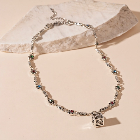 Retro Square Cube Pendant Necklace Alloy Rhinestone Colorful Gem Gothic Floral Pattern Aesthetic Women Silver Tone
