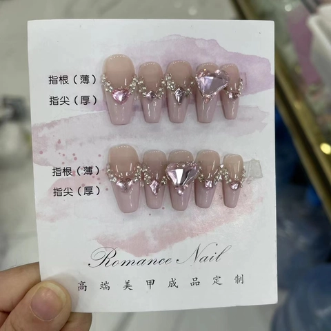 Handgemaakte Press On Nails Strass Hart Nude Roze Gradiënt Frans Lang Doodskist Kunstnagels Herbruikbaar