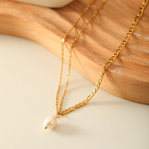 Collana A Doppio Strato Placcata Oro 18K Acciaio Inossidabile Perla Artificial D'acqua Dolce Catena Figaro Asimmetrica Gioielli Eleganti Da Donna