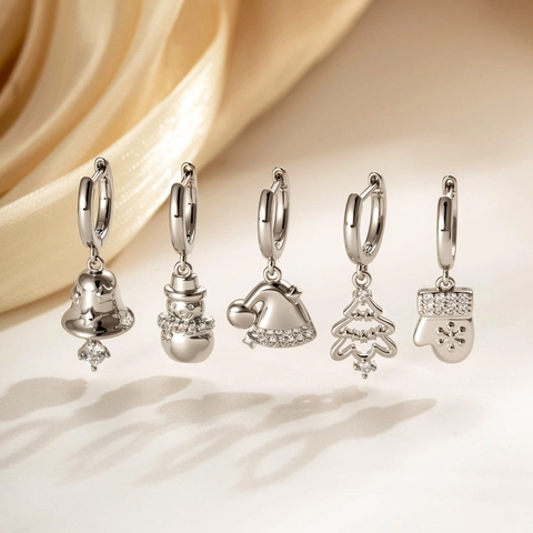 Pendientes De Aro Tragus Cartílago Navidad Circón Cobre Color Plata Forma Muñeco De Nieve Árbol Campana Guante 20G