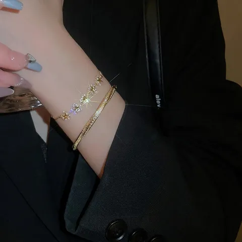 Pulsera Brazalete Circones Flor Estrella Elegante Joyería Cobre Bañado Oro Retorcido Pavé Exquisito Para Mujeres Accesorios Lujo