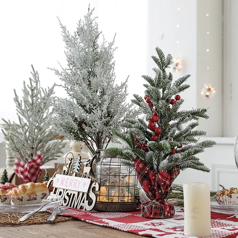 Mini Sapin De Noël Artificiel Enneigé Cèdre De Pin Pommes De Pin Baies Rouges Base En Lin Pour Décoration De Fête D'Hiver