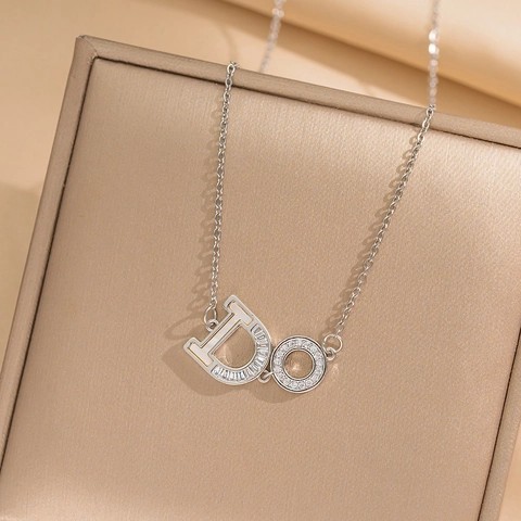Collar Con Colgante De Letra DO Cobre Circonita Cúbica Incrustación Concha Elegante Joyería De Lujo Para Mujeres