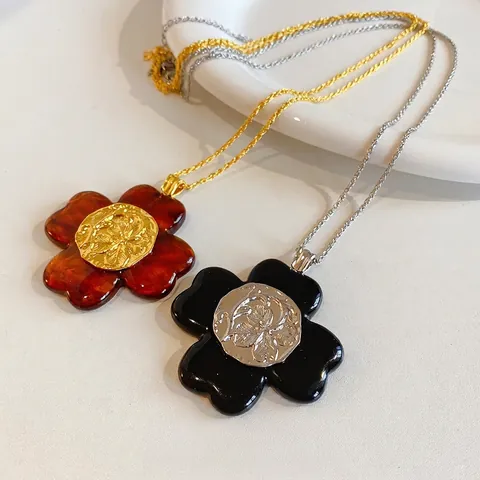 Collier Long Pendentif Vintage Résine Alliage Trèfle À Quatre Feuilles Fleur Rétro Chaîne De Pull Bijoux Femmes