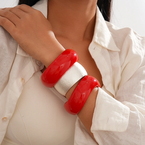 Grove Armband Van Acrylhars En Gehamerd Metaal Onregelmatig Geometrisch Rond Retro Mode Accessoires Voor Vrouwen