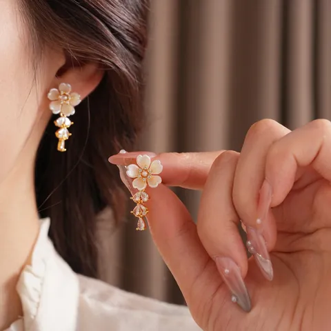 Flower Tassel Dangle Earrings With Silver Earring Post Zircon Mother Of Artificial Pearl Water Drop Dangle French Retro Elegant Jewelry